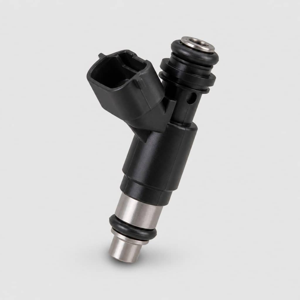 Injecteur essence multipoint présenté seul sur fond neutre