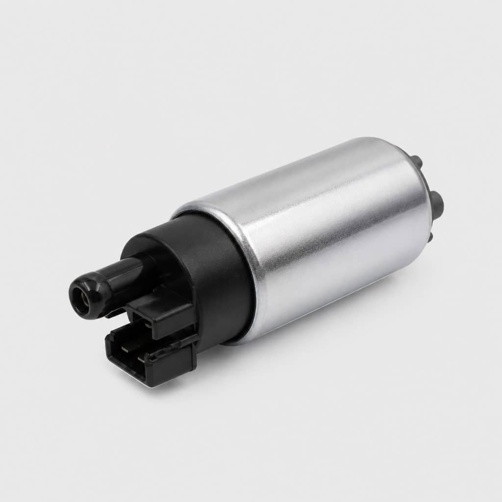 Pompe à carburant immergée essence présentée seule sur fond neutre